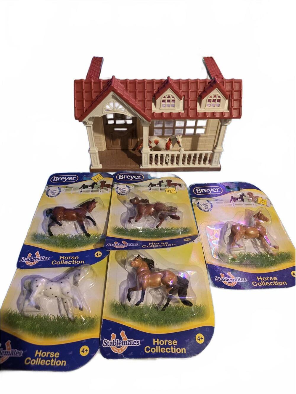 5 Breyer Stablemates Horse Collection Figurine & Epoch Stable W/Extra Horse Fig